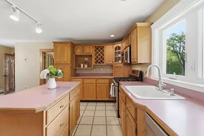 24 Worcester St, Grafton, MA 01519 - Photo 8
