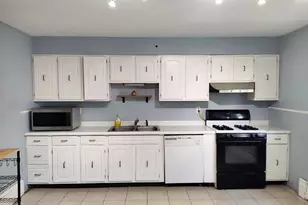 17 Harding Ave, Waltham, MA 02453 - Photo 4