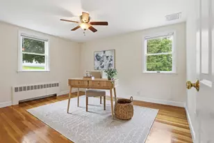 6 Hillcrest Rd, Bedford, MA 01739 - Photo 12