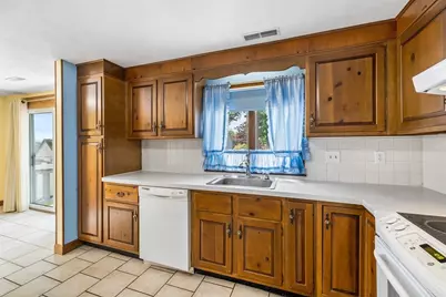 14 Weybossett St, Methuen, MA 01844 - Photo 10