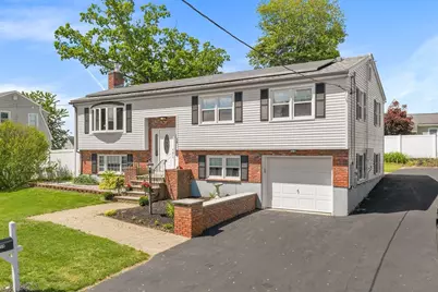 14 Weybossett St, Methuen, MA 01844 - Photo 2