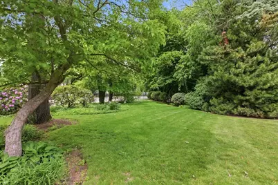 127 Larchmont Road, Melrose, MA 02176 - Photo 36