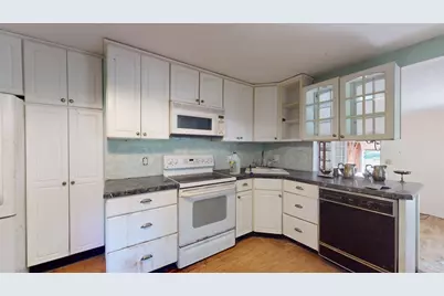 85 Fox Hill Dr, Bridgewater, MA 02324 - Photo 8
