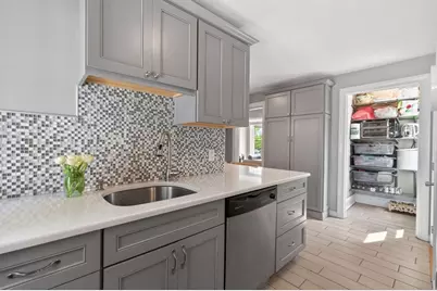 219 Lynn Fells Pkwy #3, Melrose, MA 02176 - Photo 4