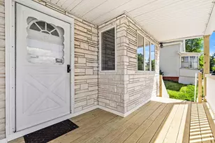 28 Hawthorne St, Lynn, MA 01902 - Photo 34