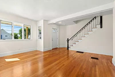 28 Hawthorne St, Lynn, MA 01902 - Photo 10