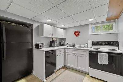 36 Ellis Street, Woburn, MA 01801 - Photo 30