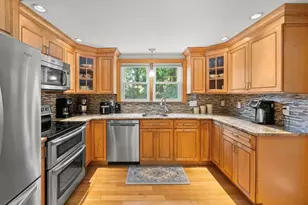 36 Ellis St, Woburn, MA 01801 - Photo 6