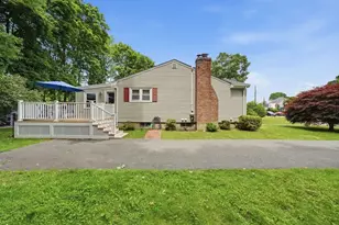 36 Ellis St, Woburn, MA 01801 - Photo 34