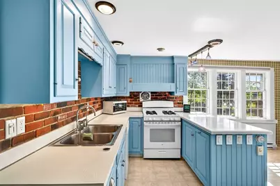 17 S Main St, Petersham, MA 01366 - Photo 10