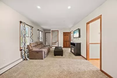 43 Tucker St, Fall River, MA 02724 - Photo 10
