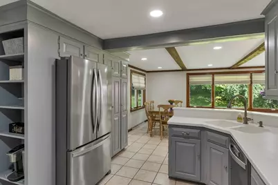 29 Trickett, Lynnfield, MA 01940 - Photo 4