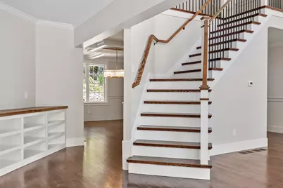86 High St, Shrewsbury, MA 01545 - Photo 8