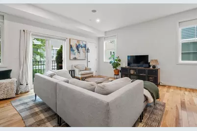 18-20 Granfield Avenue #18-3, Boston, MA 02131 - Photo 4