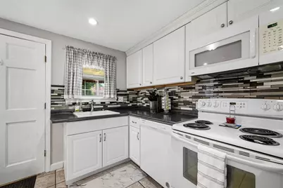 630 Lynnfield St, Lynn, MA 01904 - Photo 16