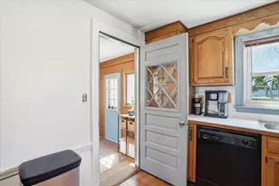 208 W Center St, West Bridgewater, MA 02379 - Photo 10