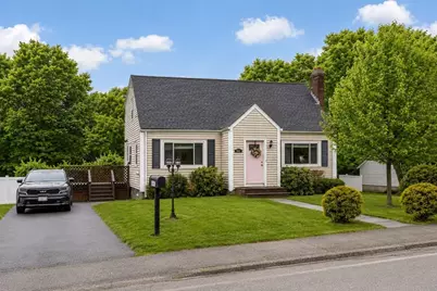 563 Pine St, Weymouth, MA 02190 - Photo 2