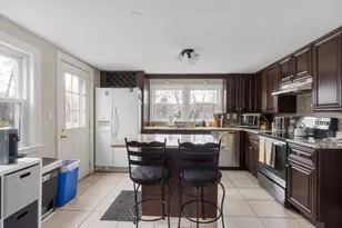 563 Pine St, Weymouth, MA 02190 - Photo 4