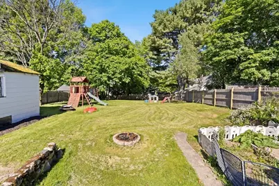 49 Pleasant St, Holbrook, MA 02343 - Photo 4