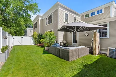 172 State St #2, Newburyport, MA 01950 - Photo 2