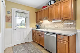 1984 Robeson St, Fall River, MA 02720 - Photo 24
