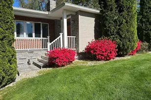 17 Pioneer Dr, Longmeadow, MA 01106 - Photo 6