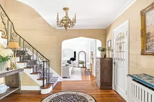 518 Newton St, Brookline, MA 02467 - Photo 12