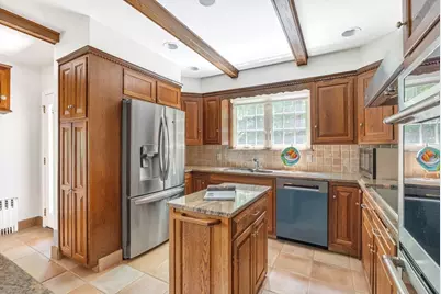 518 Newton St, Brookline, MA 02467 - Photo 18