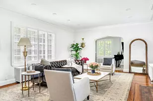 518 Newton St, Brookline, MA 02467 - Photo 4