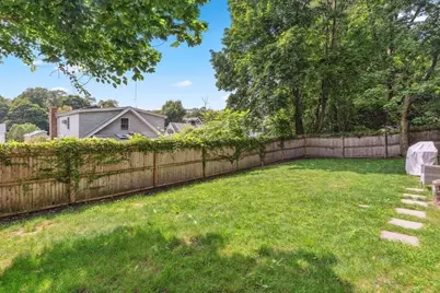 183 Whitwell St, Quincy, MA 02169 - Photo 16