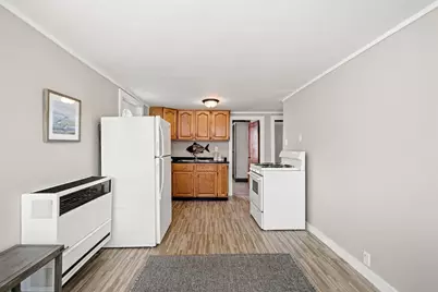 14 Vermont St #B, Salisbury, MA 01952 - Photo 4