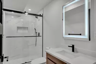 1242 Beacon St, Newton, MA 02468 - Photo 24