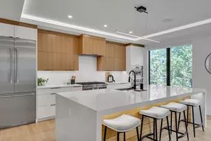 1242 Beacon St, Newton, MA 02468 - Photo 4