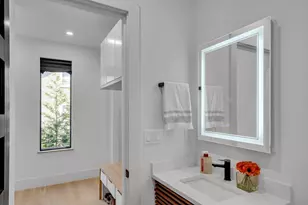 1242 Beacon St, Newton, MA 02468 - Photo 6