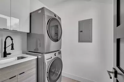 1242 Beacon St, Newton, MA 02468 - Photo 22