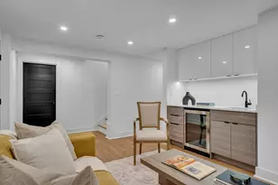 1242 Beacon St, Newton, MA 02468 - Photo 28