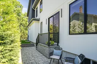 1242 Beacon St, Newton, MA 02468 - Photo 26