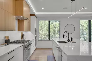 1242 Beacon St, Newton, MA 02468 - Photo 6