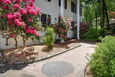 92 Flanagan Drive, Framingham, MA 01701 - Photo 2