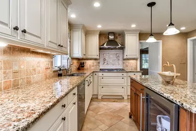 92 Flanagan Drive, Framingham, MA 01701 - Photo 8