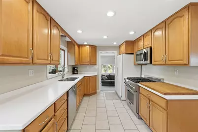 43 Ransom Rd, Framingham, MA 01702 - Photo 8