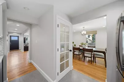 18 Travis Dr, Newton, MA 02467 - Photo 12