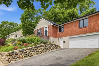 18 Travis Dr, Newton, MA 02467 - Photo 2