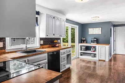 24 Lantern Ln, Milford, MA 01757 - Photo 8