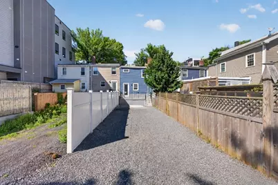 31 Everett St, Boston, MA 02128 - Photo 4