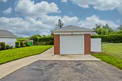 115 Bonneville Ave, Chicopee, MA 01013 - Photo 20