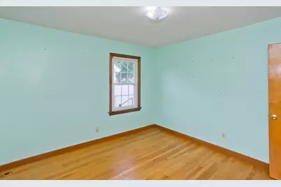 115 Bonneville Ave, Chicopee, MA 01013 - Photo 12