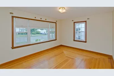 115 Bonneville Ave, Chicopee, MA 01013 - Photo 6