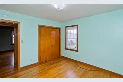 115 Bonneville Ave, Chicopee, MA 01013 - Photo 10