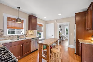 77 Hawthorn St, Lowell, MA 01851 - Photo 8